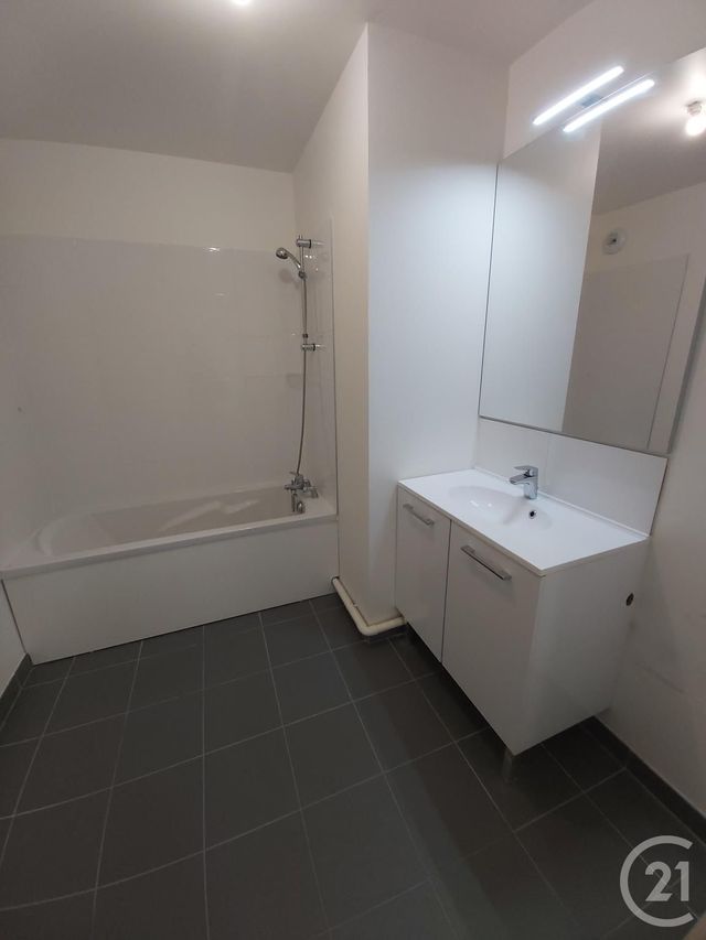 Appartement F3 à louer - 3 pièces - 78.02 m2 - ROUEN - 76 - HAUTE-NORMANDIE - Century 21 Thillard Et Duhamel