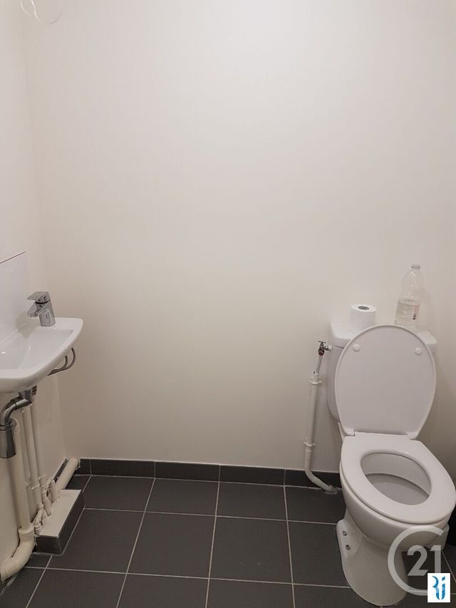 Appartement F3 à louer - 3 pièces - 78.02 m2 - ROUEN - 76 - HAUTE-NORMANDIE - Century 21 Thillard Et Duhamel