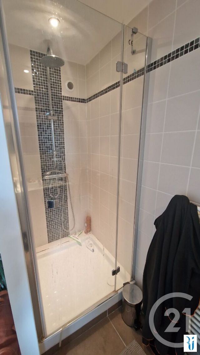 Appartement F3 à louer - 3 pièces - 58.43 m2 - ROUEN - 76 - HAUTE-NORMANDIE - Century 21 Thillard Et Duhamel