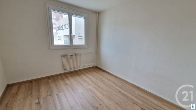 Appartement F3 à louer - 3 pièces - 59.9 m2 - SOTTEVILLE LES ROUEN - 76 - HAUTE-NORMANDIE - Century 21 Thillard Et Duhamel