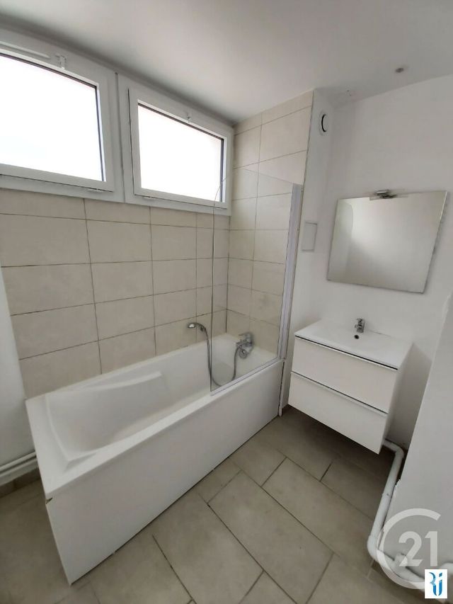 Appartement F3 à louer - 3 pièces - 54.27 m2 - ROUEN - 76 - HAUTE-NORMANDIE - Century 21 Thillard Et Duhamel