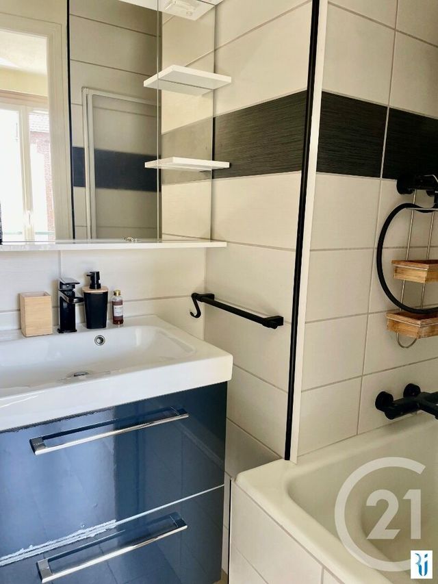 Appartement T3 à vendre - 3 pièces - 62.0 m2 - ROUEN - 76 - HAUTE-NORMANDIE - Century 21 Thillard Et Duhamel