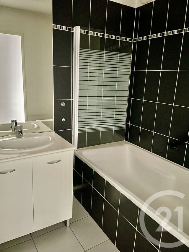 Appartement T3 à vendre - 3 pièces - 61.13 m2 - ROUEN - 76 - HAUTE-NORMANDIE - Century 21 Thillard Et Duhamel