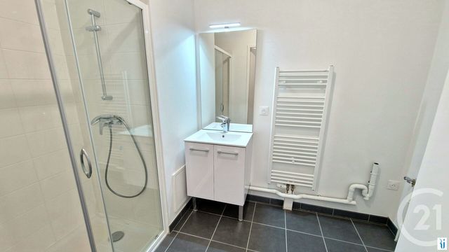 Appartement F3 à louer - 3 pièces - 71.2 m2 - BIHOREL - 76 - HAUTE-NORMANDIE - Century 21 Thillard Et Duhamel