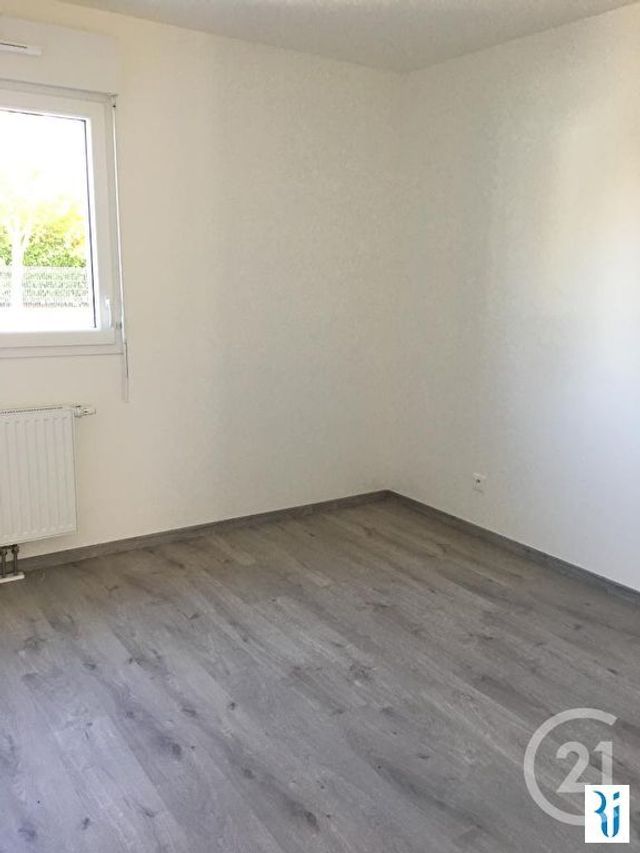 Appartement F3 à louer - 3 pièces - 62.02 m2 - MONT ST AIGNAN - 76 - HAUTE-NORMANDIE - Century 21 Thillard Et Duhamel