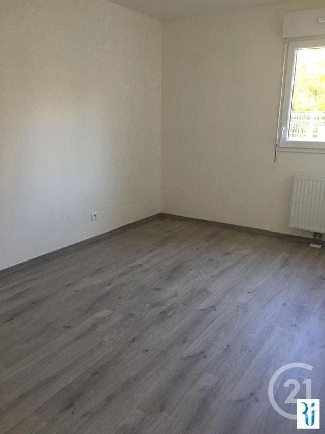 Appartement F3 à louer - 3 pièces - 62.02 m2 - MONT ST AIGNAN - 76 - HAUTE-NORMANDIE - Century 21 Thillard Et Duhamel