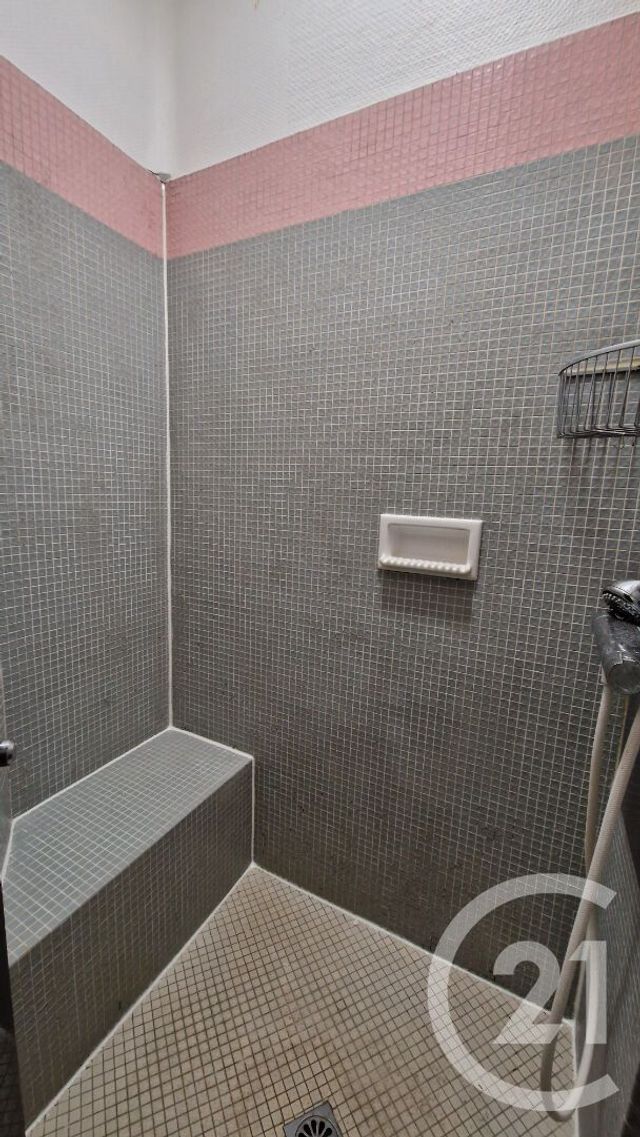 Appartement F3 à louer - 3 pièces - 95.95 m2 - ROUEN - 76 - HAUTE-NORMANDIE - Century 21 Thillard Et Duhamel