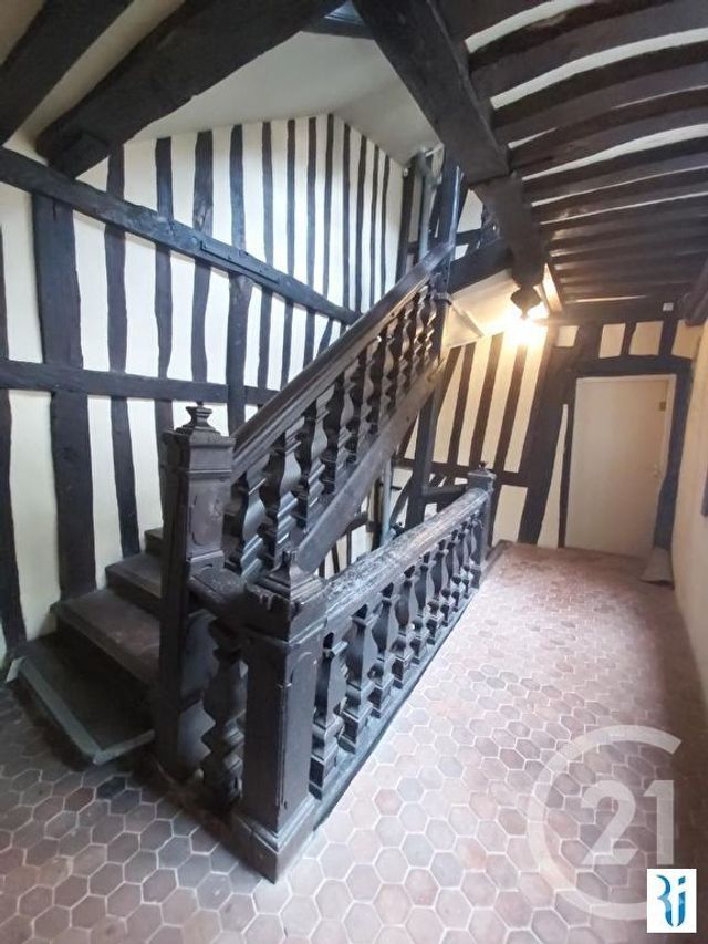 Appartement F1 à louer - 1 pièce - 30.5 m2 - ROUEN - 76 - HAUTE-NORMANDIE - Century 21 Thillard Et Duhamel