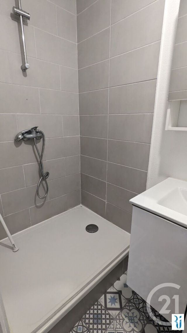 Appartement F1 à louer - 1 pièce - 13.8 m2 - ROUEN - 76 - HAUTE-NORMANDIE - Century 21 Thillard Et Duhamel