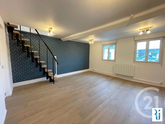 Appartement F2 duplex à louer - 2 pièces - 51.0 m2 - ROUEN - 76 - HAUTE-NORMANDIE - Century 21 Thillard Et Duhamel