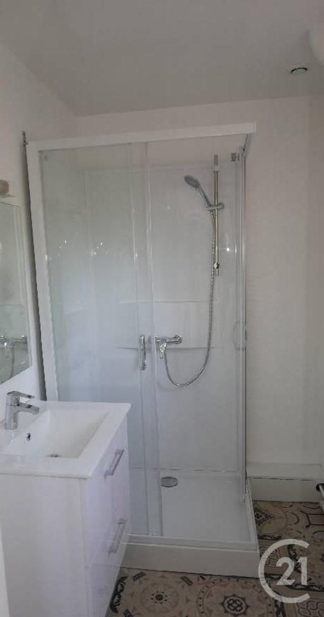 Appartement F2 à louer - 2 pièces - 43.17 m2 - ST LEGER DU BOURG DENIS - 76 - HAUTE-NORMANDIE - Century 21 Thillard Et Duhamel