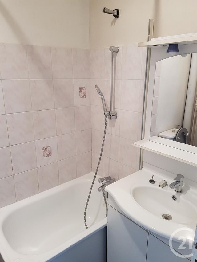 Appartement F1 à louer - 1 pièce - 26.04 m2 - BIHOREL - 76 - HAUTE-NORMANDIE - Century 21 Thillard Et Duhamel