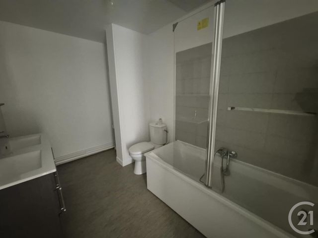 Appartement F3 à louer - 3 pièces - 83.7 m2 - ST LEGER DU BOURG DENIS - 76 - HAUTE-NORMANDIE - Century 21 Thillard Et Duhamel