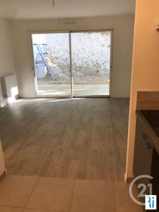 Appartement F2 à louer - 2 pièces - 41.8 m2 - MONT ST AIGNAN - 76 - HAUTE-NORMANDIE - Century 21 Thillard Et Duhamel