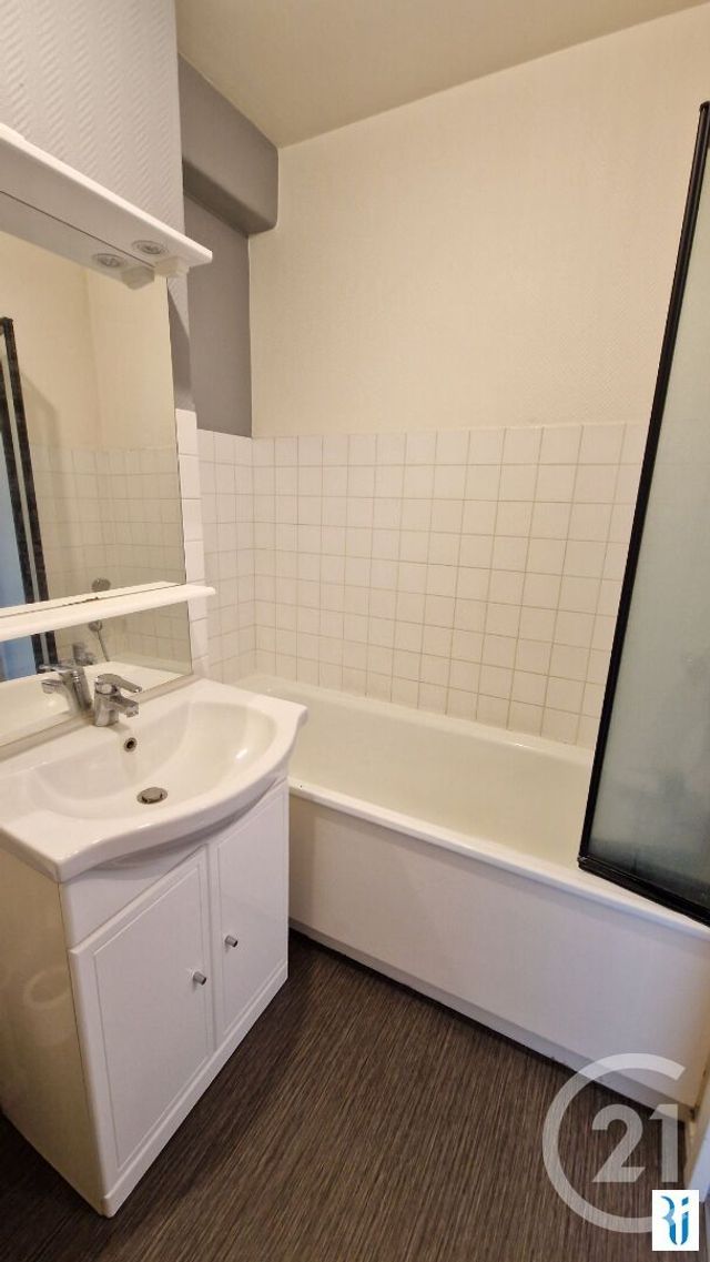 Appartement F1 à louer - 1 pièce - 25.22 m2 - ROUEN - 76 - HAUTE-NORMANDIE - Century 21 Thillard Et Duhamel