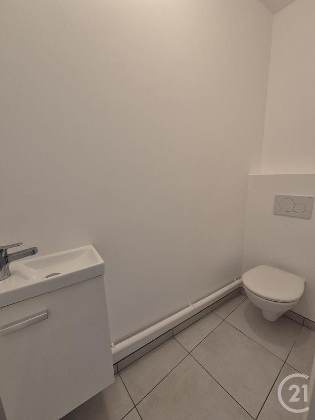 Appartement F4 à louer - 4 pièces - 83.0 m2 - ROUEN - 76 - HAUTE-NORMANDIE - Century 21 Thillard Et Duhamel