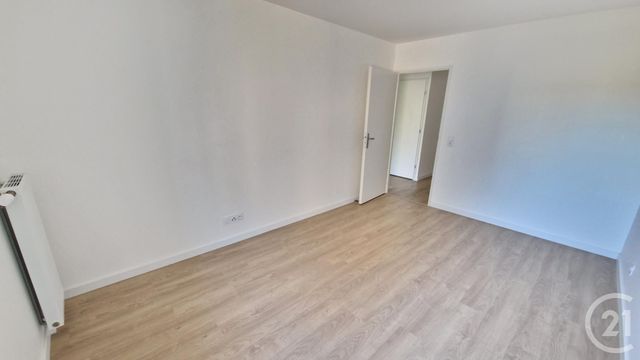 Appartement F4 à louer - 4 pièces - 80.08 m2 - MONT ST AIGNAN - 76 - HAUTE-NORMANDIE - Century 21 Thillard Et Duhamel