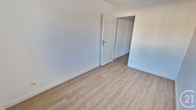 Appartement F4 à louer - 4 pièces - 80.08 m2 - MONT ST AIGNAN - 76 - HAUTE-NORMANDIE - Century 21 Thillard Et Duhamel