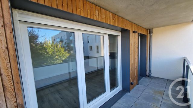 Appartement F4 à louer - 4 pièces - 80.08 m2 - MONT ST AIGNAN - 76 - HAUTE-NORMANDIE - Century 21 Thillard Et Duhamel