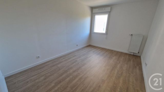 Appartement F4 à louer - 4 pièces - 80.08 m2 - MONT ST AIGNAN - 76 - HAUTE-NORMANDIE - Century 21 Thillard Et Duhamel