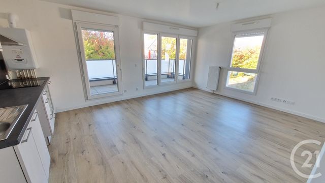 Appartement F4 à louer - 4 pièces - 80.08 m2 - MONT ST AIGNAN - 76 - HAUTE-NORMANDIE - Century 21 Thillard Et Duhamel