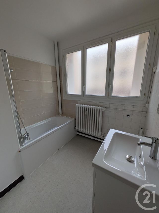 Appartement F3 à louer - 4 pièces - 80.95 m2 - ROUEN - 76 - HAUTE-NORMANDIE - Century 21 Thillard Et Duhamel