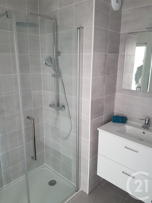 Appartement F3 à louer - 3 pièces - 70.19 m2 - MONT ST AIGNAN - 76 - HAUTE-NORMANDIE - Century 21 Thillard Et Duhamel