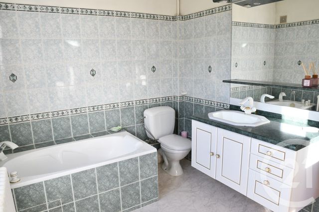 maison à vendre - 7 pièces - 187.0 m2 - CHARLEVAL - 27 - HAUTE-NORMANDIE - Century 21 Thillard Et Duhamel